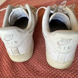 Nike Air Force 1 Low '07 Sneakers Triple White AF1 One Shoes Mens Size 10.